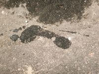 Feet - Alexandra + Olga A - 2011-04-02 Two girls in the center of Moscow