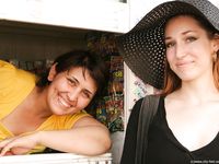 Feet - Alexandra - 2010-08-08 Hot asphalt and bare feet