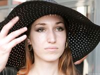 Feet - Alexandra - 2010-08-08 Hot asphalt and bare feet