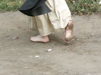 Feet - Alexandra - 2010-08-08 Hot asphalt and bare feet