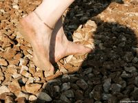 Feet - Alexandra - 2010-08-08 Hot asphalt and bare feet