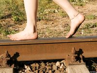 Feet - Alexandra - 2010-08-08 Hot asphalt and bare feet