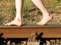 Feet - Alexandra - 2010-08-08 Hot asphalt and bare feet