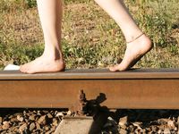 Feet - Alexandra - 2010-08-08 Hot asphalt and bare feet