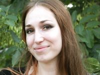 Feet - Alexandra - 2010-08-08 Hot asphalt and bare feet