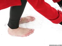 Feet - Alexandra A - 2011-03-27 Barefoot fun