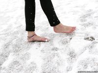 Feet - Alexandra A - 2011-03-27 Barefoot fun