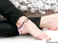 Feet - Alexandra A - 2011-03-27 Barefoot fun