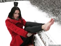 Feet - Alexandra A - 2011-03-27 Barefoot fun