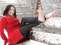 Feet - Alexandra A - 2011-03-27 Barefoot fun