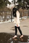 Feet - Alina - 2015-01-08 Barefoot in a winter park