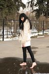 Feet - Alina - 2015-01-08 Barefoot in a winter park