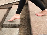 Feet - Alina - 2015-01-08 Barefoot in a winter park