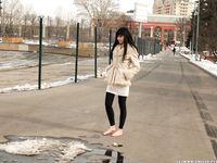 Feet - Alina - 2015-01-08 Barefoot in a winter park