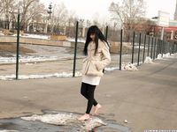Feet - Alina - 2015-01-08 Barefoot in a winter park