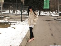 Feet - Alina - 2015-01-08 Barefoot in a winter park