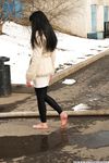 Feet - Alina - 2015-01-08 Barefoot in a winter park