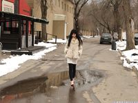 Feet - Alina - 2015-01-08 Barefoot in a winter park