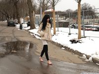 Feet - Alina - 2015-01-08 Barefoot in a winter park