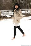 Feet - Alina - 2015-01-08 Barefoot in a winter park