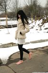 Feet - Alina - 2015-01-08 Barefoot in a winter park
