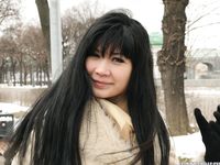 Feet - Alina - 2015-01-08 Barefoot in a winter park