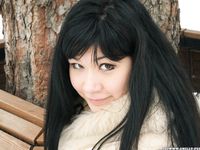 Feet - Alina - 2015-01-08 Barefoot in a winter park