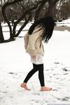 Feet - Alina - 2015-01-08 Barefoot in a winter park