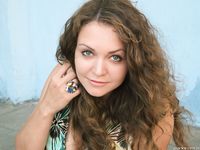 Feet - Alina A - 2015-04-22 Delightful barefoot girl