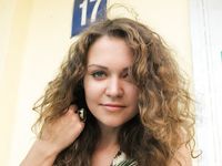 Feet - Alina A - 2015-04-22 Delightful barefoot girl