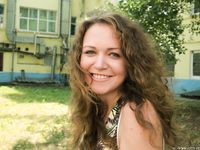 Feet - Alina A - 2015-04-22 Delightful barefoot girl