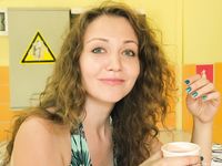 Feet - Alina A - 2015-04-22 Delightful barefoot girl