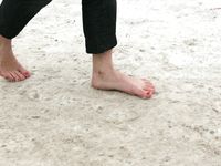 Feet - Alisa - 2011-03-27 Crazy barefoot girl in snowy streets