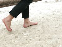 Feet - Alisa - 2011-03-27 Crazy barefoot girl in snowy streets