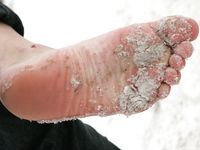 Feet - Alisa - 2011-03-27 Crazy barefoot girl in snowy streets