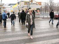 Feet - Alisa - 2011-03-27 Crazy barefoot girl in snowy streets