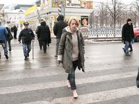 Feet - Alisa - 2011-03-27 Crazy barefoot girl in snowy streets