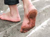 Feet - Alisa - 2011-03-27 Crazy barefoot girl in snowy streets