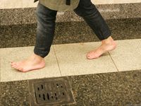 Feet - Alisa - 2011-03-27 Crazy barefoot girl in snowy streets