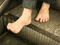 Feet - Alisa - 2011-03-27 Crazy barefoot girl in snowy streets