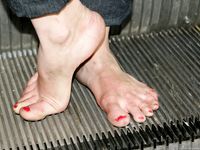 Feet - Alisa - 2011-03-27 Crazy barefoot girl in snowy streets