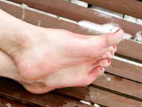 Feet - Alisa - 2011-03-27 Crazy barefoot girl in snowy streets