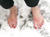 Feet - Alisa - 2011-03-27 Crazy barefoot girl in snowy streets