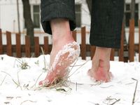 Feet - Alisa - 2011-03-27 Crazy barefoot girl in snowy streets