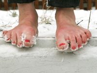 Feet - Alisa - 2011-03-27 Crazy barefoot girl in snowy streets