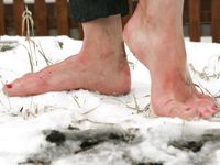 Feet - Alisa - 2011-03-27 Crazy barefoot girl in snowy streets