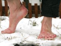 Feet - Alisa - 2011-03-27 Crazy barefoot girl in snowy streets