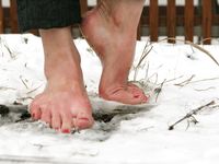 Feet - Alisa - 2011-03-27 Crazy barefoot girl in snowy streets