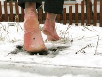 Feet - Alisa - 2011-03-27 Crazy barefoot girl in snowy streets