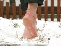 Feet - Alisa - 2011-03-27 Crazy barefoot girl in snowy streets